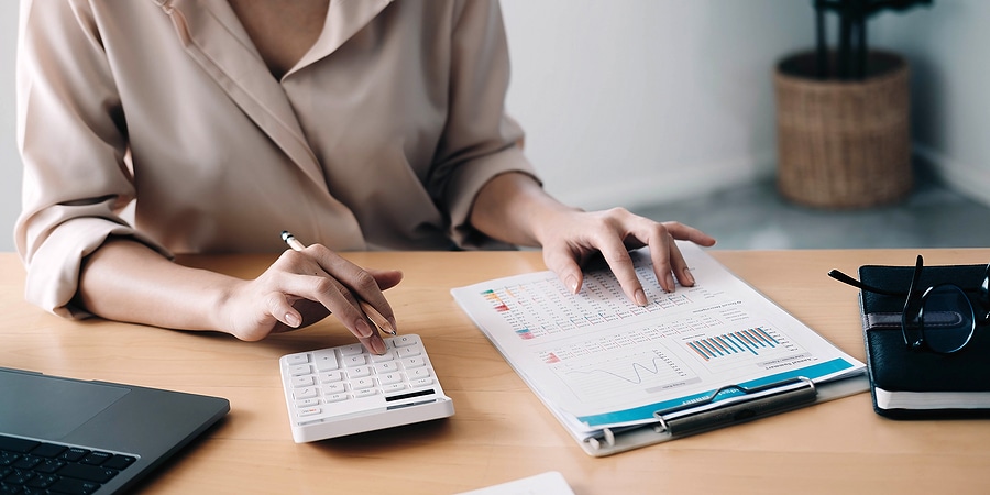 Signs It's Time to Hire a Bookkeeper